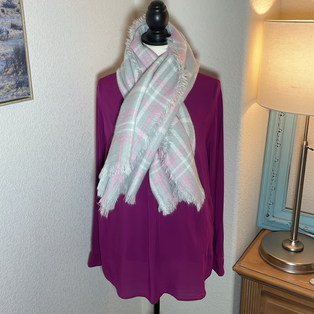 Old Navy Tunic Blouse - Picture 6 of 8